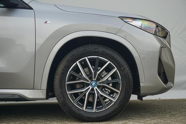 BMW iX1 eDrive20 M Sport / Harman Kardon / Parking Assistant