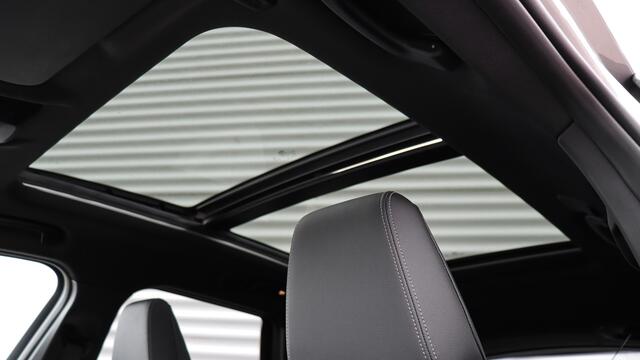 BMW iX1 xDrive30 M-Sport | Massage | Harman/Kardon | Panoramadak | Head-up | Trekhaak | Comfort Access