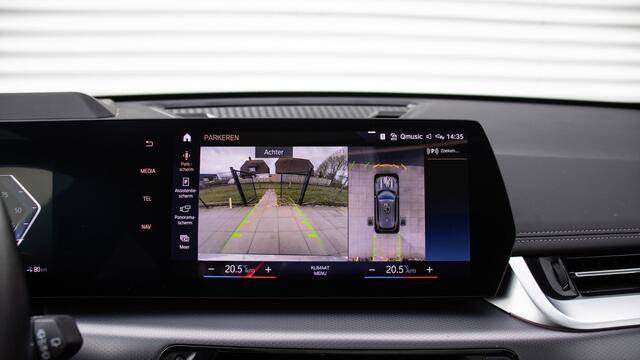 BMW iX1 xDrive30 M-Sport | Massage | Harman/Kardon | Panoramadak | Head-up | Trekhaak | Comfort Access