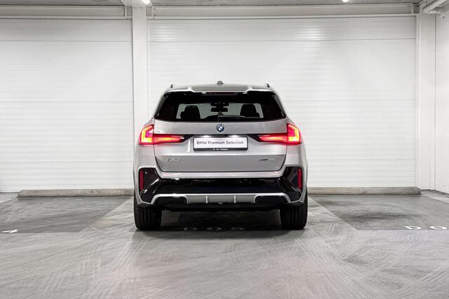BMW iX1 eDrive20 | M-Sport Pro | Travel Pack | Innovation Pack | Driving Assistant Plus | Harman/Kardon | Comfort Access | Trekhaak