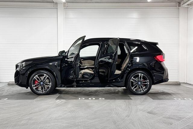BMW iX1 eDrive20 | M-Sport Pro | Travel Pack | Innovation Pack | Driving Assistant Plus | Harman/Kardon | Comfort Access | Trekhaak