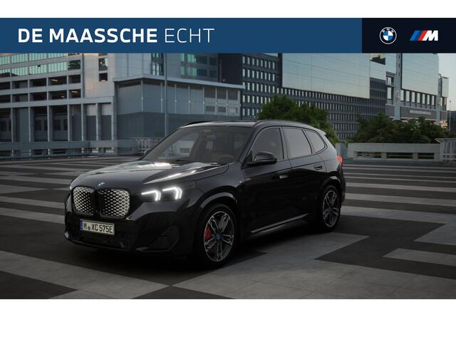 BMW iX1 eDrive20 M Sport / Panoramadak / Trekhaak / Sportstoelen / Adaptieve LED / M Adaptief onderstel / Comfort Access / Parking Assistant