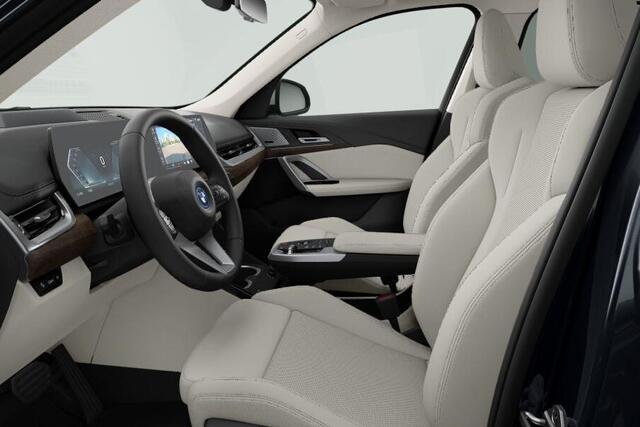 BMW iX1 xDrive30 67 kWh