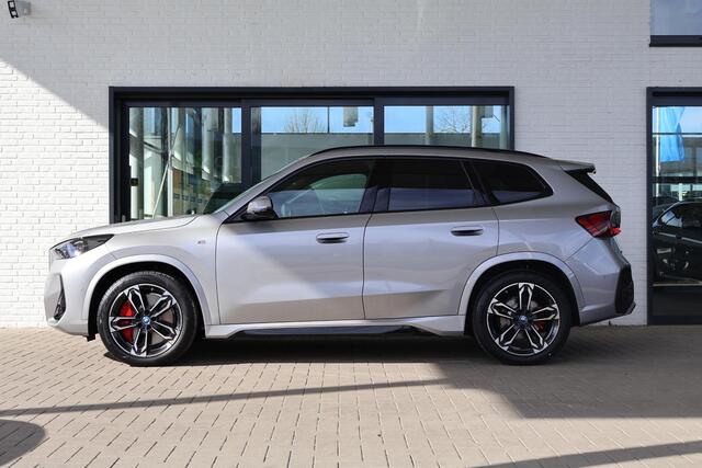 BMW iX1 xDrive30 | M Sportpakket Pro | Innovation Pack | Travel Pack