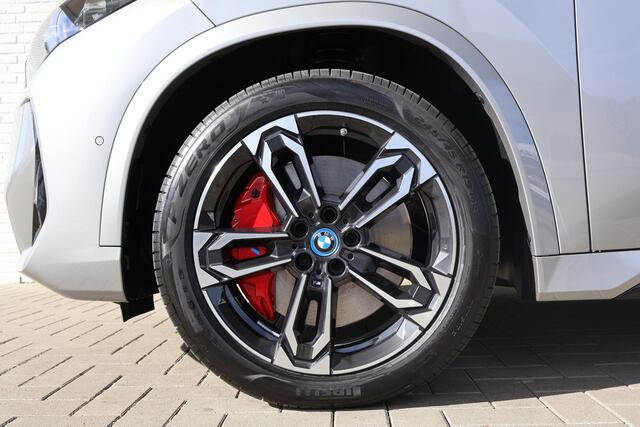 BMW iX1 xDrive30 | M Sportpakket Pro | Innovation Pack | Travel Pack