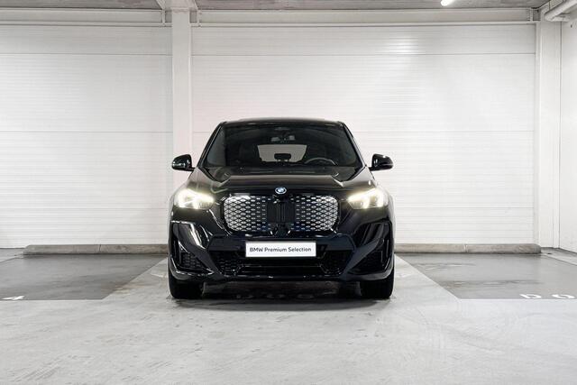 BMW iX1 eDrive20 | M-Sport Pro | Travel Pack | Premium Pack | Harman/Kardon | Panoramadak | Comfort Access