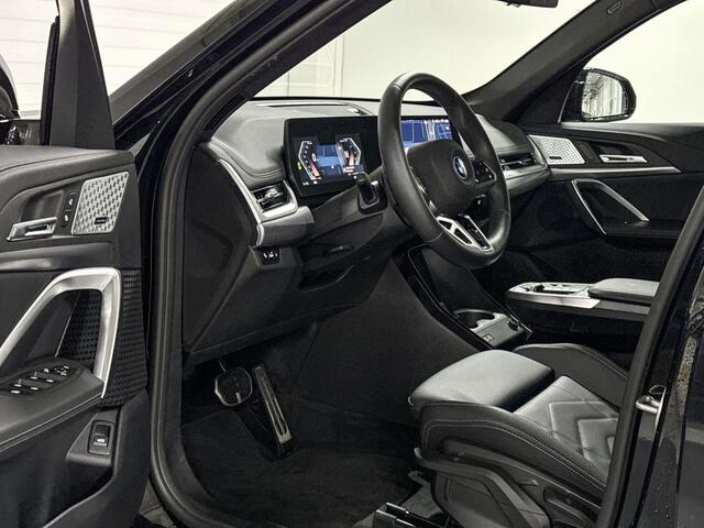 BMW iX1 eDrive20 | M-Sport Pro | Travel Pack | Premium Pack | Harman/Kardon | Panoramadak | Comfort Access