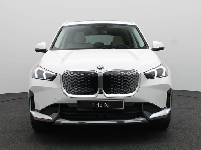 BMW iX1 eDrive20 | Model xLine | Innovation Package | Travel Package