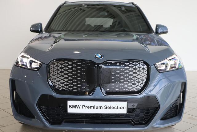 BMW iX1 eDrive20 M Sportpakket Pro | Travel Pack | Elektr. Trekhaak