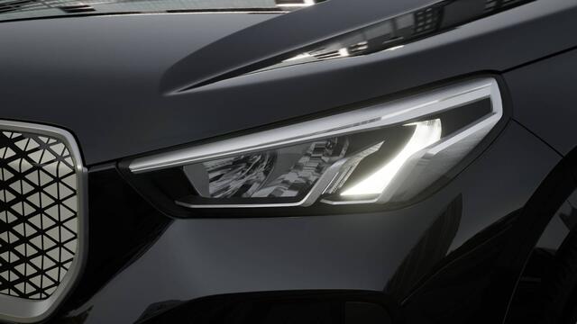 BMW iX1 eDrive20 M Sport / Trekhaak / Sportstoelen / M Adaptief onderstel / Parking Assistant / Stoelverwarming