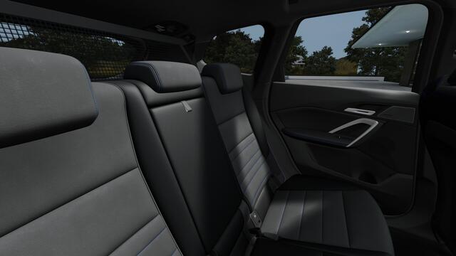 BMW iX1 eDrive20 M Sport / Sportstoelen / Achteruitrijcamera / Comfort Access / M Adaptief onderstel / Adaptieve LED / Parking Assistant / Stuurverwarming