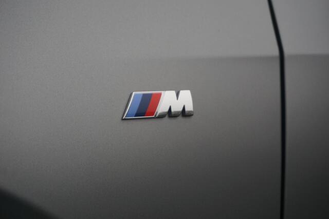 BMW iX1 eDrive20 M Sportpakket 20'' / Harman Kardon / Panoramadak / Comfort Acces / Trekhaak