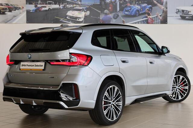 BMW iX1 eDrive20 M Sportpakket Pro | Head-Up Display | Panoramadak | Elektr. Trekhaak