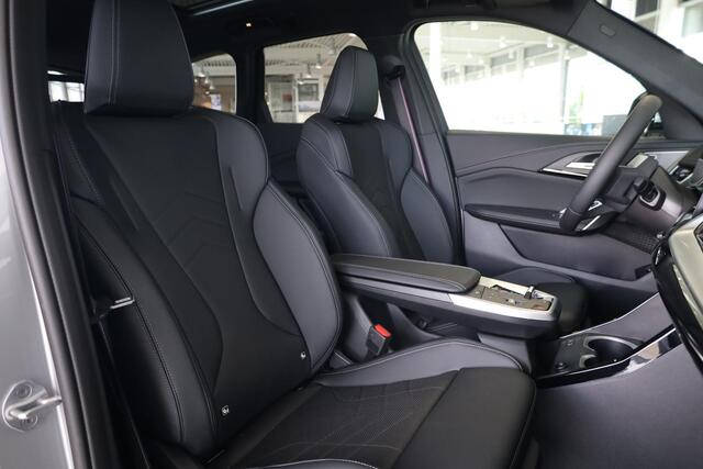 BMW iX1 eDrive20 M Sportpakket Pro | Head-Up Display | Panoramadak | Elektr. Trekhaak