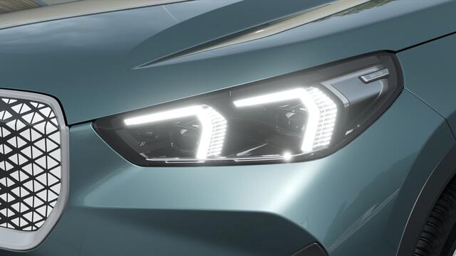 BMW iX1 eDrive20 Pure Edition / Adaptieve LED / Comfort Access / Parking Assistant / Stoelverwarming