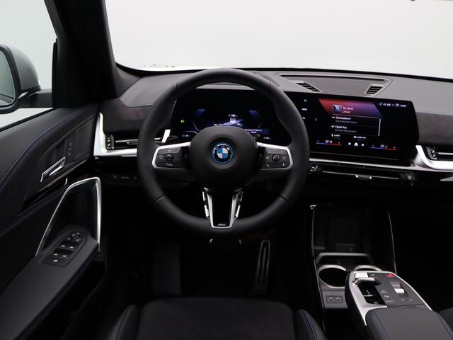 BMW iX1 eDrive20 | M Sport Edition | M Sportpakket | Equipment Pack Pro | Travel Pack