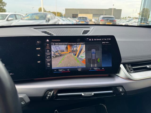 BMW iX1 xDrive 30 M Sport - Panoramadak - trekhaak - leer - camera