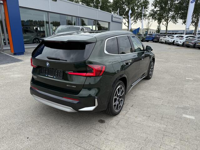 BMW iX1 eDrive20 67 kWh 204pk | X-Line | Travel Pack | Innovation Pack | Adaptieve cruise controle | HiFi System Harman Kardon | Panoramadak | Head up Display