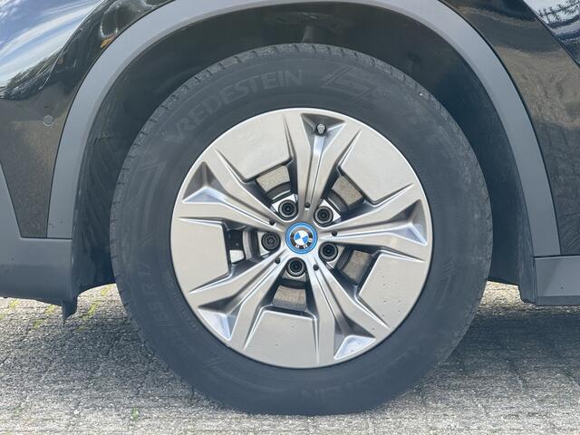 BMW iX1 xDrive30 | Camera | M Adaptief onderstel
