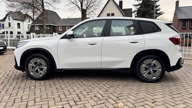 BMW iX1 xDrive30 Launch Edition 67 kWh | Eerste eigenaar | Prijs is incl. BTW | Fabrieksgarantie |