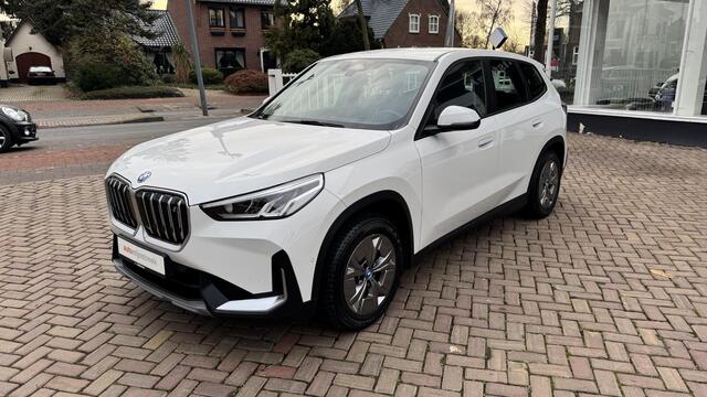 BMW iX1 xDrive30 Launch Edition 67 kWh | Eerste eigenaar | Prijs is incl. BTW | Fabrieksgarantie |