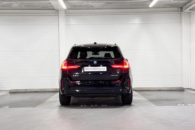 BMW iX1 xDrive30 Launch Edition 67 kWh