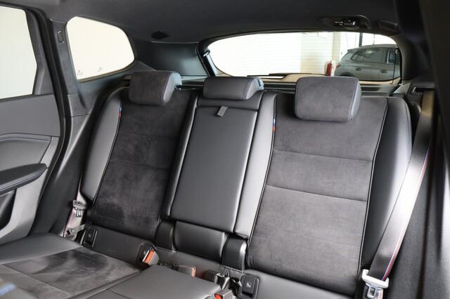 BMW iX1 xDrive30 67 kWh M Sport Edition - Pano - Trekhaak - Head-Up