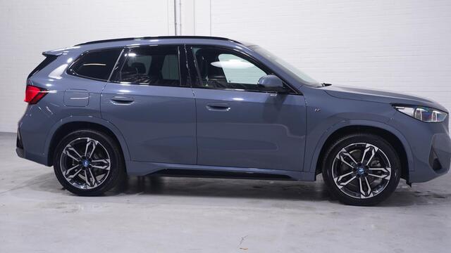 BMW iX1 xDrive30 Launch Edition 67 kWh Shadow-Line NAP Rijklaar Accucertificaat 99%