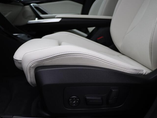 BMW iX1 eDrive20 M Sport Edition | Premium Pack | Comfort Pack | Travel Pack | Trekhaak | Panoramadak | Elektrisch Verstelbare Sportstoelen | Harman Kardon | 19''