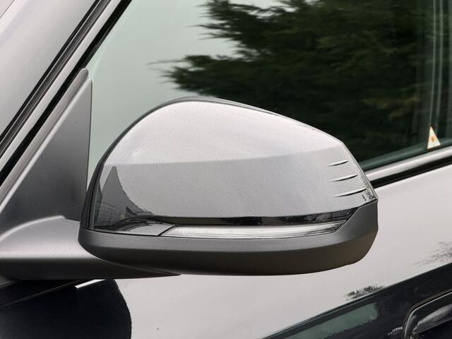 BMW iX1 eDrive20 | M-Sport | 18'' | Camera | Panorama | Getint Glas | Stoelverw.