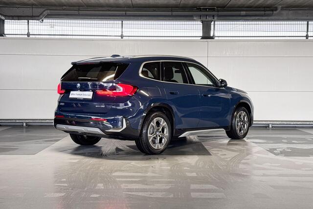 BMW iX1 eDrive20 Pure Edition 67 kWh | xLine | Premium Pack | Trekhaak