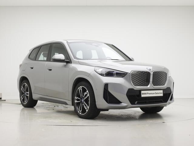 BMW iX1 eDrive20 67 kWh M-Sport | Panorama | Voorbereiding Driving Assistant Plus