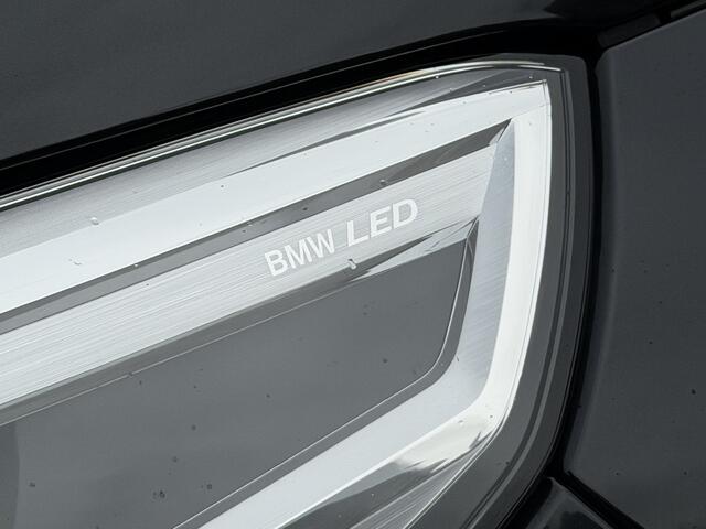 BMW iX1 xDrive30 M sport 67 kWh Pano-Dak | Leer | Stoelverw.