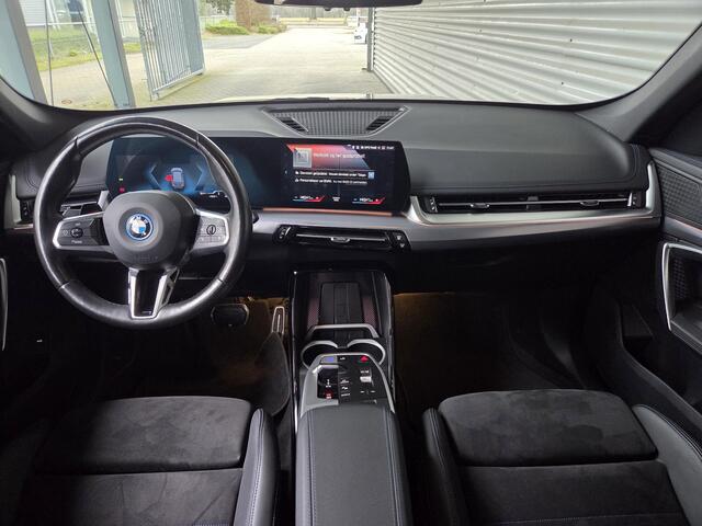 BMW iX1 xDrive30 67 kWh M Sport Edition