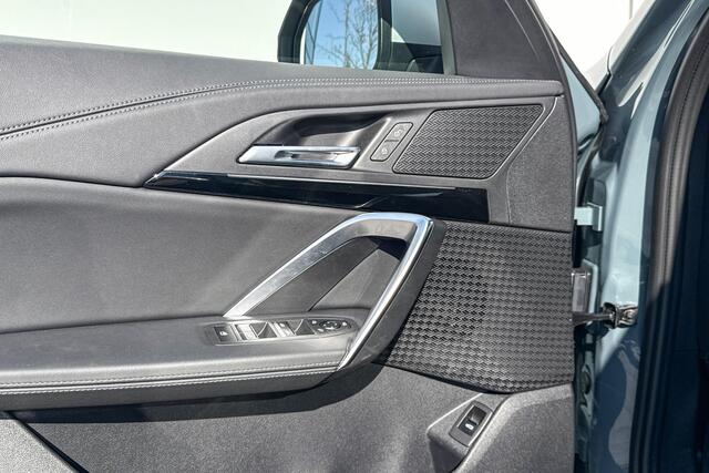 BMW iX1 xDrive30 Launch Edition 67 kWh