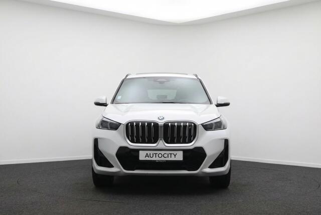 BMW iX1 30 xDrive M Sport 313 pk 100% SOH l Pano l Drive Assistant l Sha