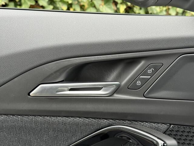 BMW iX1 eDrive20 | Stuur + Stoelverw. | Comfort Access | Driv. Ass. Prof. | Head-Up