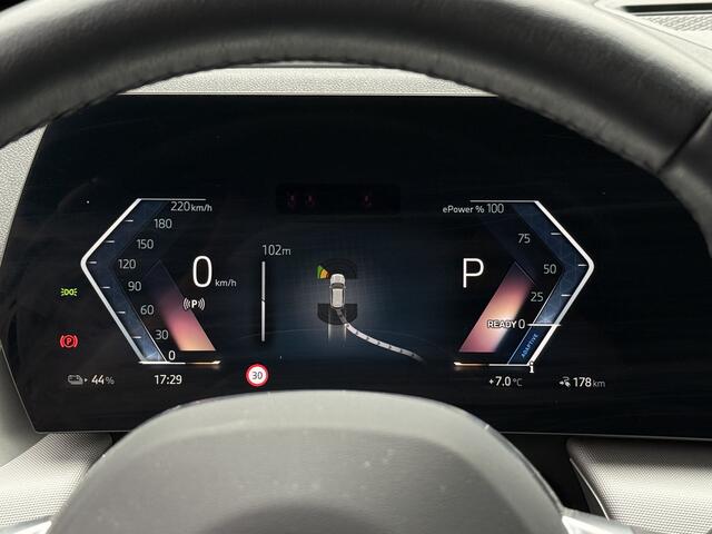 BMW iX1 eDrive20 | Stuur + Stoelverw. | Comfort Access | Driv. Ass. Prof. | Head-Up