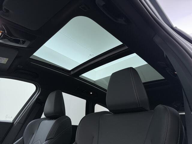 BMW iX1 eDrive20 67kWh M Sport pakket Pano-Dak/Schuif-dak Leer SOH 100% Warmtepomp Camera Navi Ecc PDC-a+v Apple Carplay Android Auto Elek.Achterklep Zwarte-Hemel VerkeersbordHerkenning WiFi M Aerodynamica Lmv Led Privacy Glas Isofix DAB Keyless Wifi 1e Eigenaar