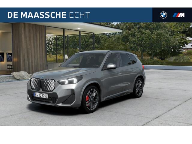 BMW iX1 eDrive20 M Sport / Trekhaak / Sportstoelen / Achteruitrijcamera / M Adaptief onderstel / Adaptieve LED / Comfort Access / Stuurverwarming
