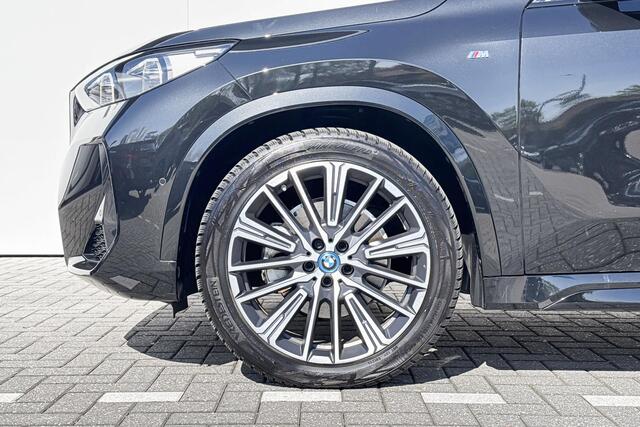 BMW iX1 xDrive30 | 67 kWh | M Sport | Panoramadak | Trekhaak