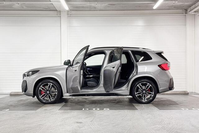 BMW iX1 eDrive20 | M-Sport Pro | Travel Pack | Premium Pack | Comfort Pack | Driving Assistant | Driving Assistant Plus | Harman/Kardon | Panoramadak | Comfort Access