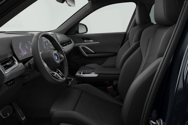 BMW iX1 eDrive20 67 kWh M Sport Edition | M Sportpakket | Premium Pack | Travel Pack | Trekhaak