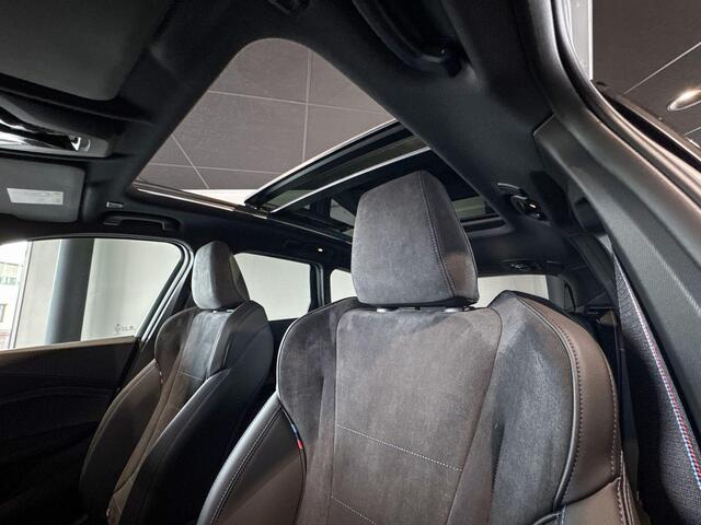 BMW iX1 eDrive20 67 kWh | M Sport Pro | Glazen Panoramadak | Stoelverwarming | Harman Kardon | Trekhaak |