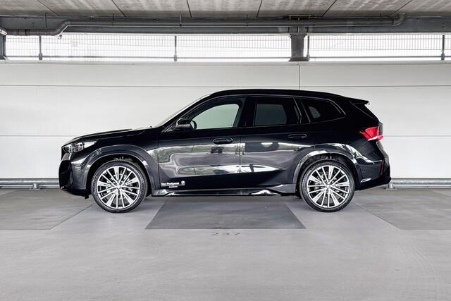 BMW iX1 eDrive20 67 kWh M Sport Edition | M Sportpakket | Premium Pack | Travel Pack | Trekhaak | Huisselectie