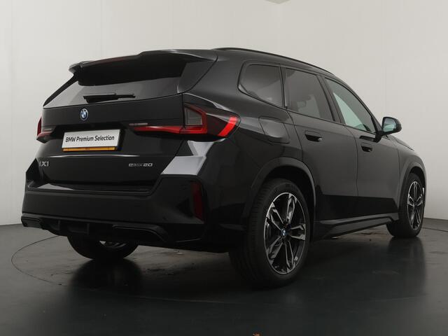 BMW iX1 eDrive20 67 kWh M Sport Edition | Comfort Access | Elektrisch bediende stoel | Massage | Panoramadak | Adaptive Cruise |
