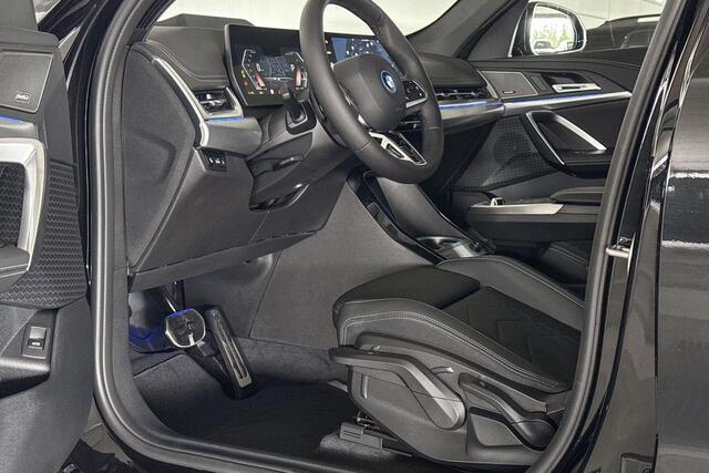 BMW iX1 eDrive20 67 kWh M Sport Edition | M Sportpakket Pro | Innovation Pack | Travel Pack | Trekhaak | Huisselectie