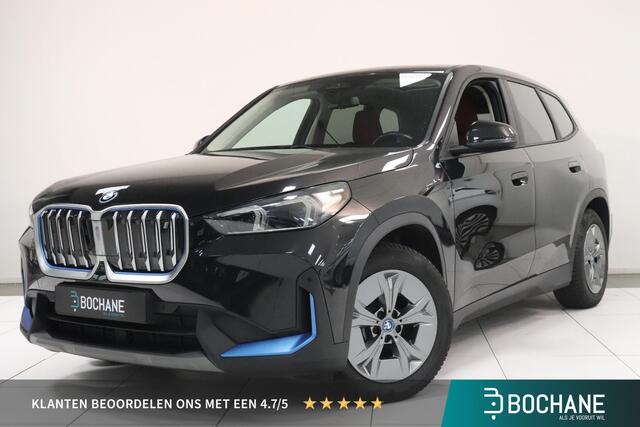 BMW iX1 xDrive30 Launch Edition 67 kWh | PANO | Camera | SoH 94,4 % | Sportstoelen | Matrix LED |