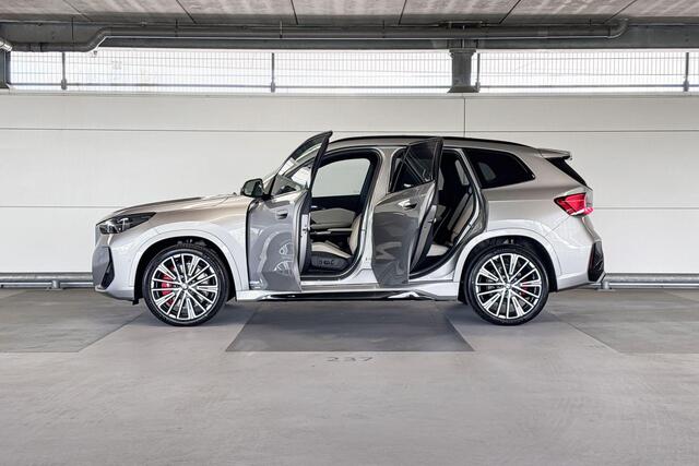 BMW iX1 eDrive20 67 kWh M Sport Edition | M Sportpakket Pro | Innovation Pack | Comfort Pack | Travel Pack | Trekhaak | Huisselectie