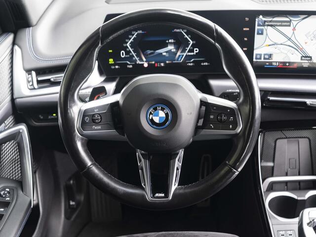BMW iX1 xDrive30 | M Sportpakket | Innovation Pack | 19 inch | Comfort Access | Driving Assistant Plus | Head-Up Display | Trekhaak